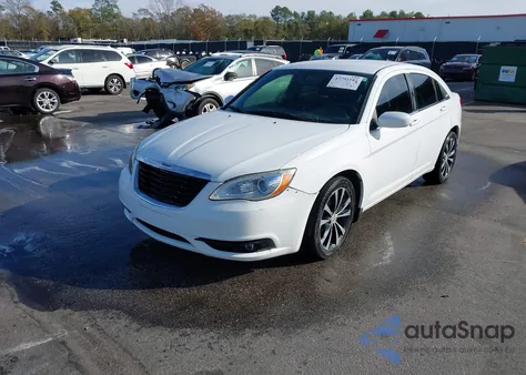 2014 Chrysler 200 Limited z USA, uszkodzony, nr VIN 1C3CCBCG0EN158457